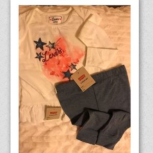 Levi’s 2 piece pants set